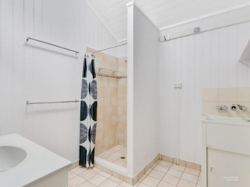 60 Charles Street, Berserker QLD 4701